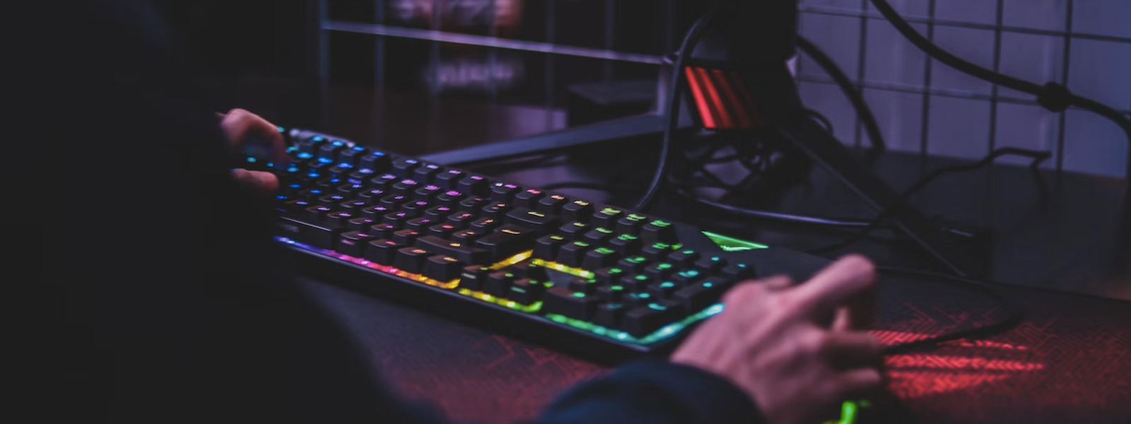 tastatura gaming mecanica buna