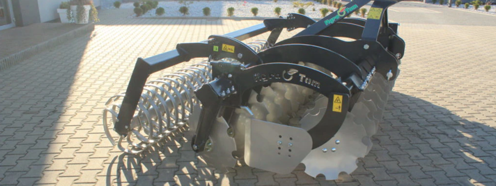 grape tractor romanesti