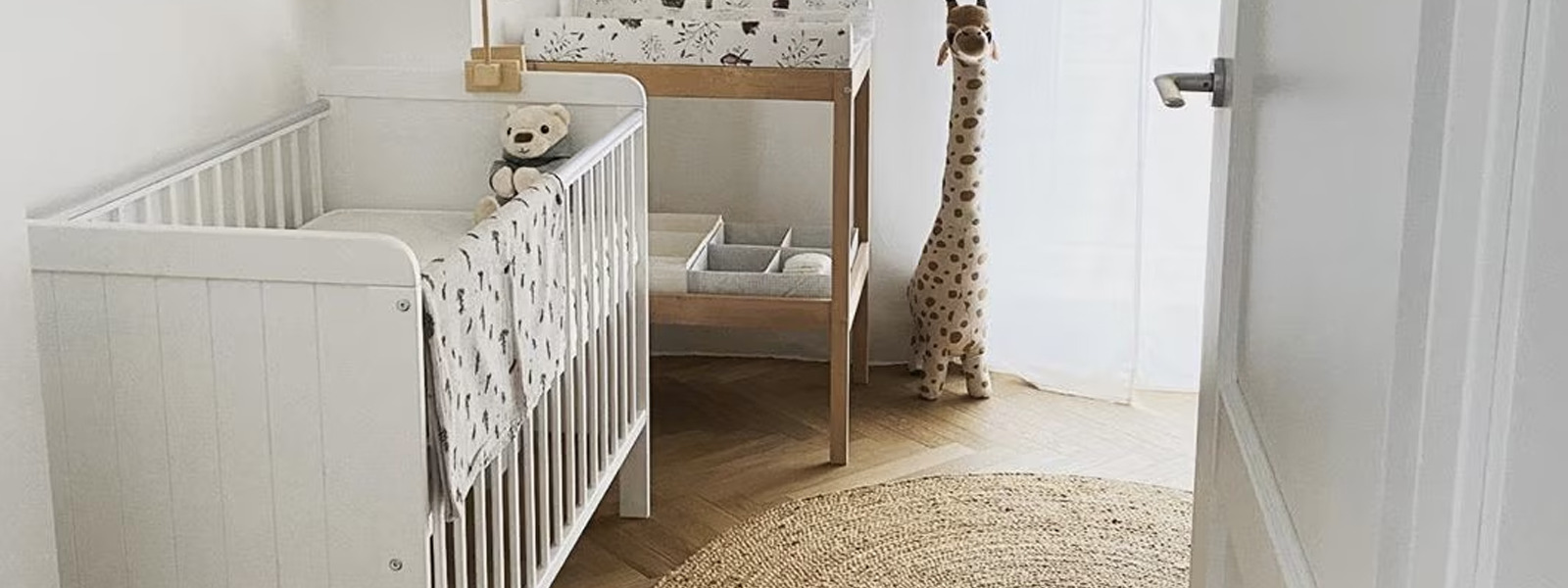 cel mai bun patut din lemn bebe si copii